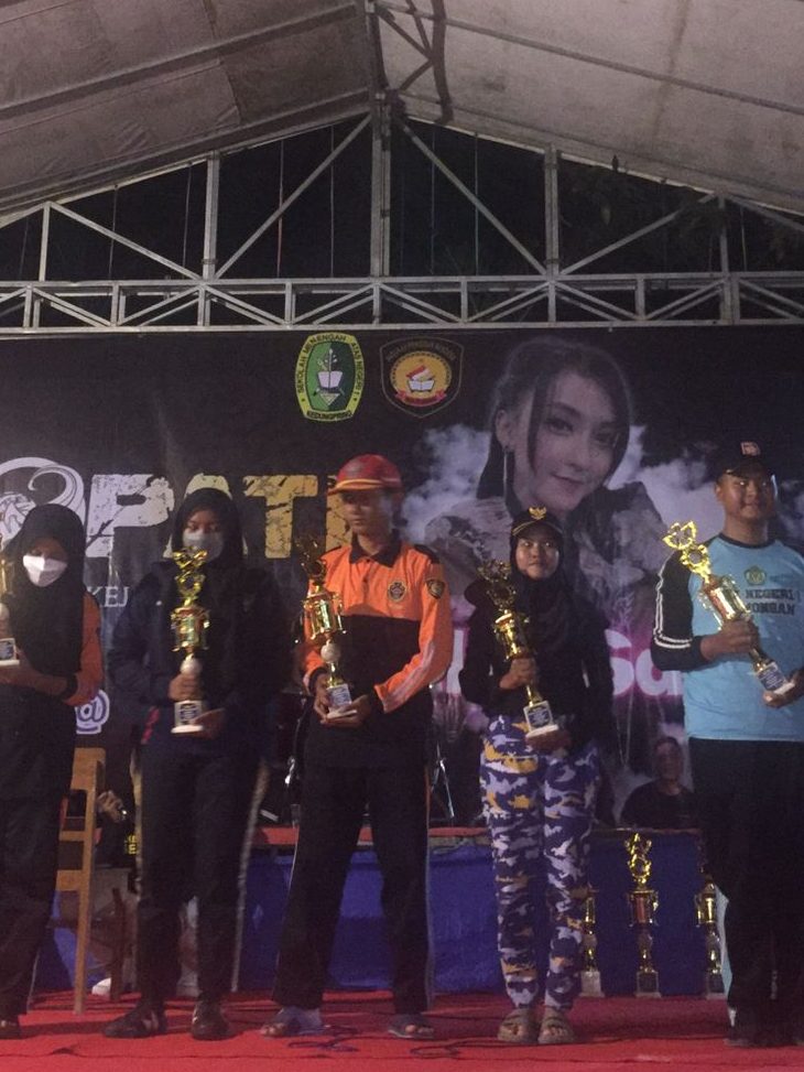 Tim SMK Paskibra Juara 2 LKKB Senopati kategori Siaga Se-Jawa Timur - SMK  Muhammadiyah 1 Lamongan